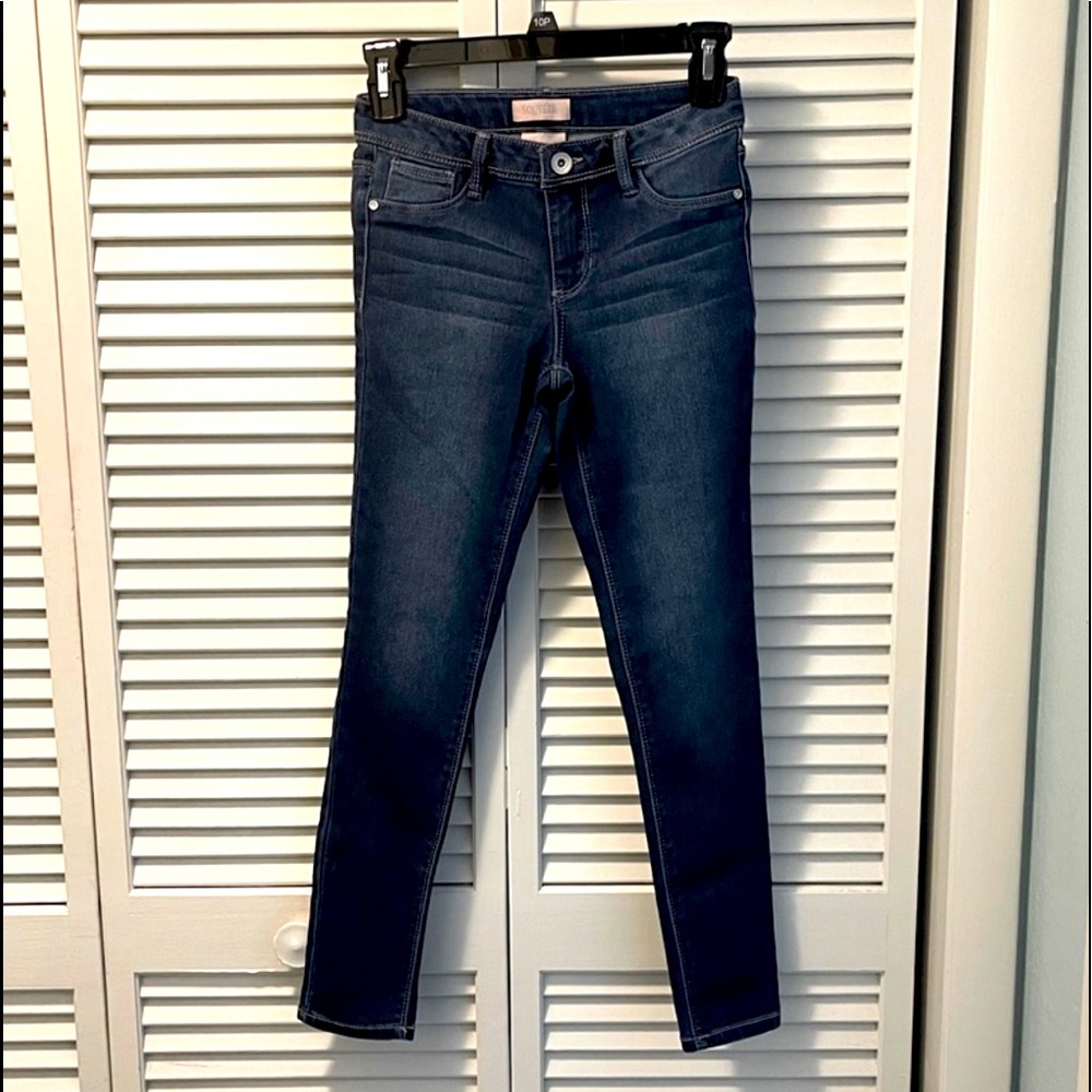 NWOT Jeans  medium wash, high waisted Squeeze brand Girls Size 10